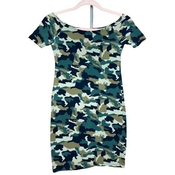 Heart & Hips Dresses & Skirts - HEARTS AND HIPS Camo Bodycon Mini Dress